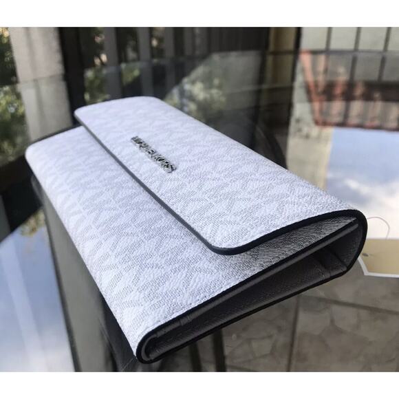 Michael Kors Wallet White And Grey - Picture 6 of 7